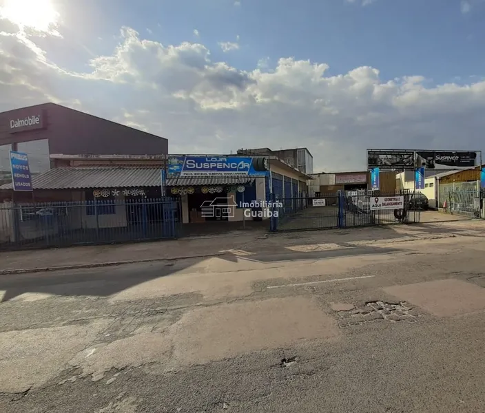 ÁREA COMERCIAL COM MUITAS POSSIBILIDADES