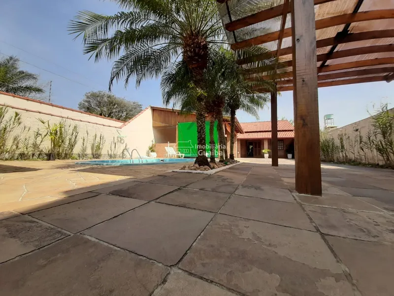 BELA CASA COM PISCINA!: 8ª foto da galeria de imagens do imóvel