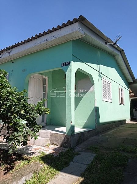 Casa bem localizada.