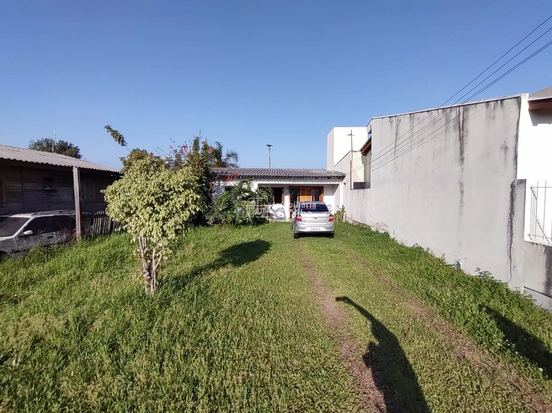CASA EM AVENIDA MOVIMENTADA: 2ª foto da galeria de imagens do imóvel