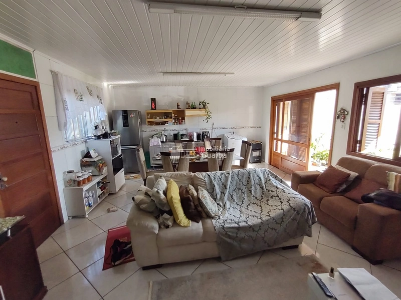 CASA EM AVENIDA MOVIMENTADA: 5ª foto da galeria de imagens do imóvel