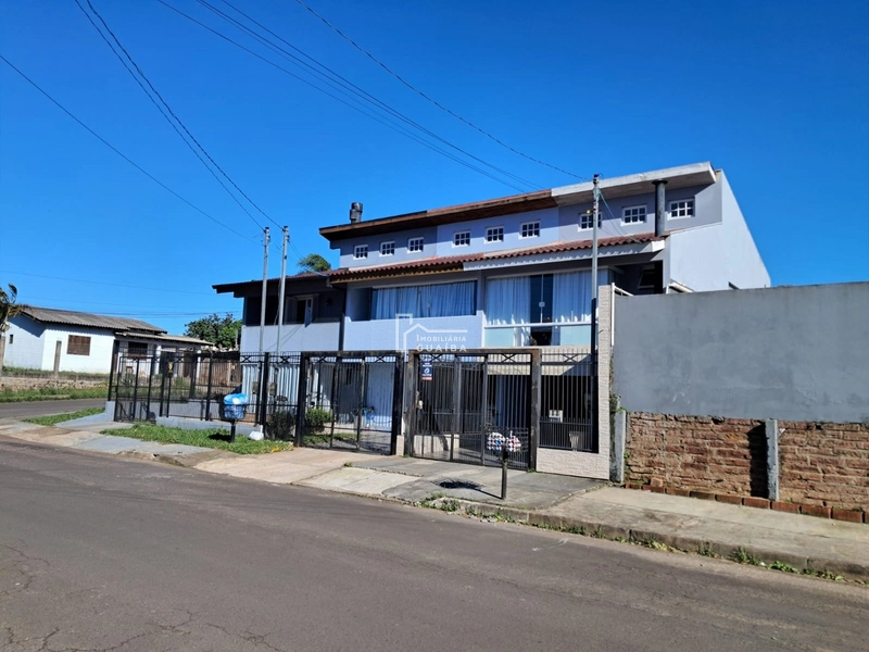 Casa sobrado de muito bom gosto!