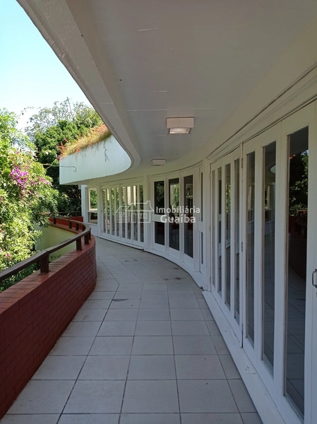 Maravilhosa casa com 387m²,lindo projeto arquitetônico!: 34ª foto da galeria de imagens do imóvel