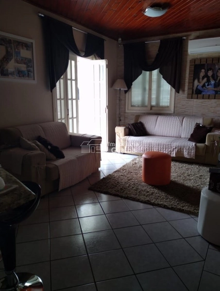 CASA COM PISCINA: 3ª foto da galeria de imagens do imóvel
