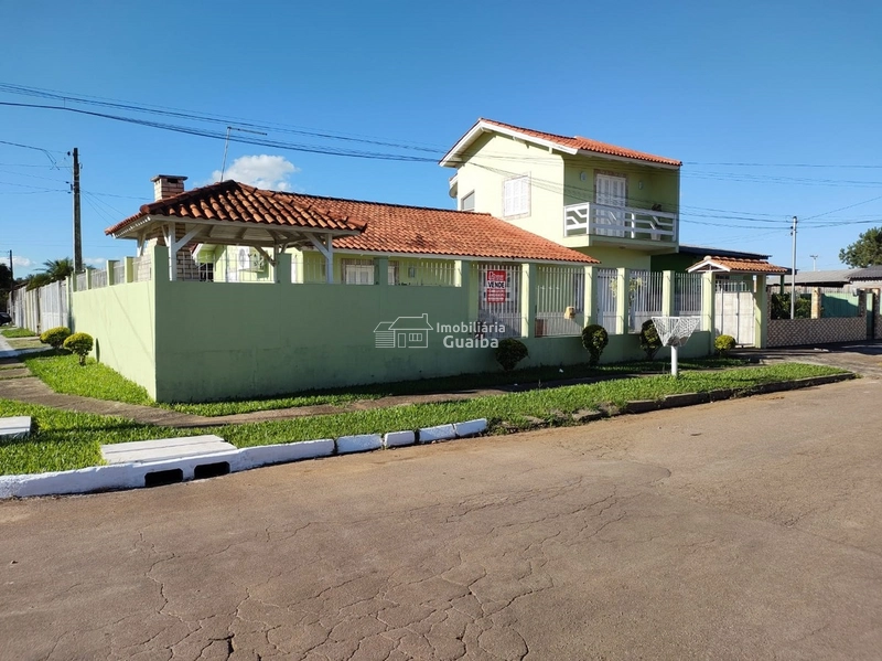 CASA COM PISCINA: 1ª foto da galeria de imagens do imóvel