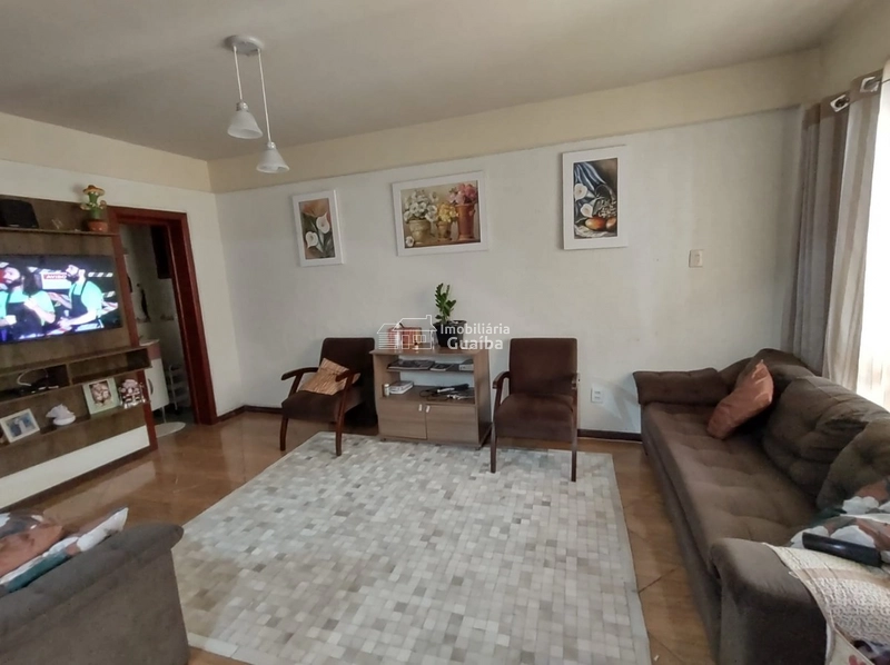 Imóvel no Centro em rua tranquila: 2ª foto da galeria de imagens do imóvel