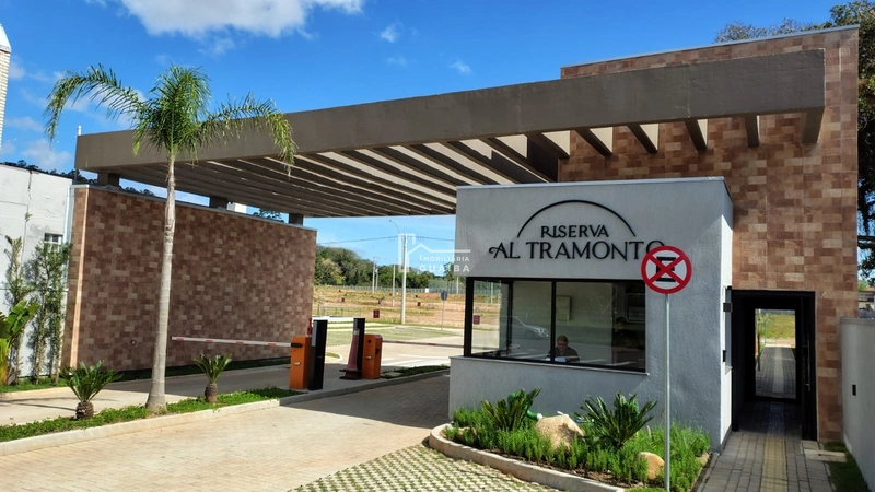 TERRENOS EM CONDOMÍNIO FECHADO