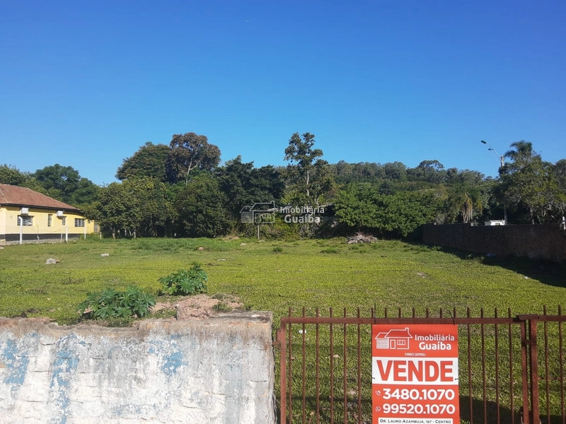 Terreno na via principal do Centro.