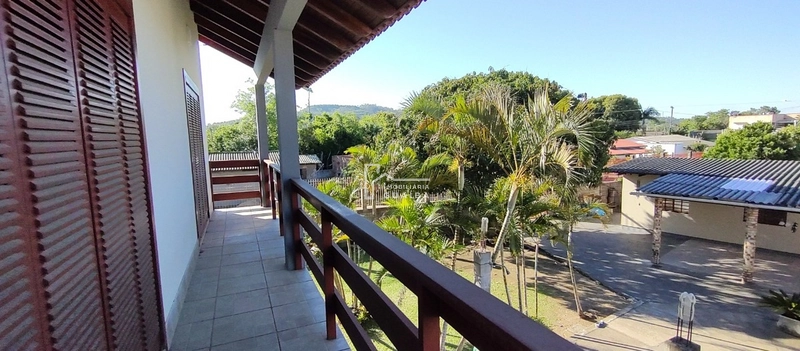 Bela casa com piscina!: 17ª foto da galeria de imagens do imóvel