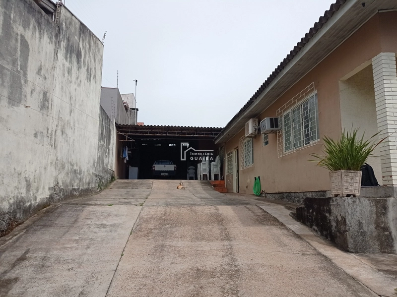 Casa de equina com peças amplas, ótima localização!: 3ª foto da galeria de imagens do imóvel