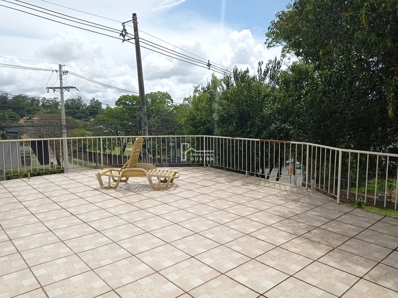 Casa de equina com peças amplas, ótima localização!: 19ª foto da galeria de imagens do imóvel