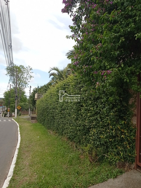 Casa de equina com peças amplas, ótima localização!: 33ª foto da galeria de imagens do imóvel