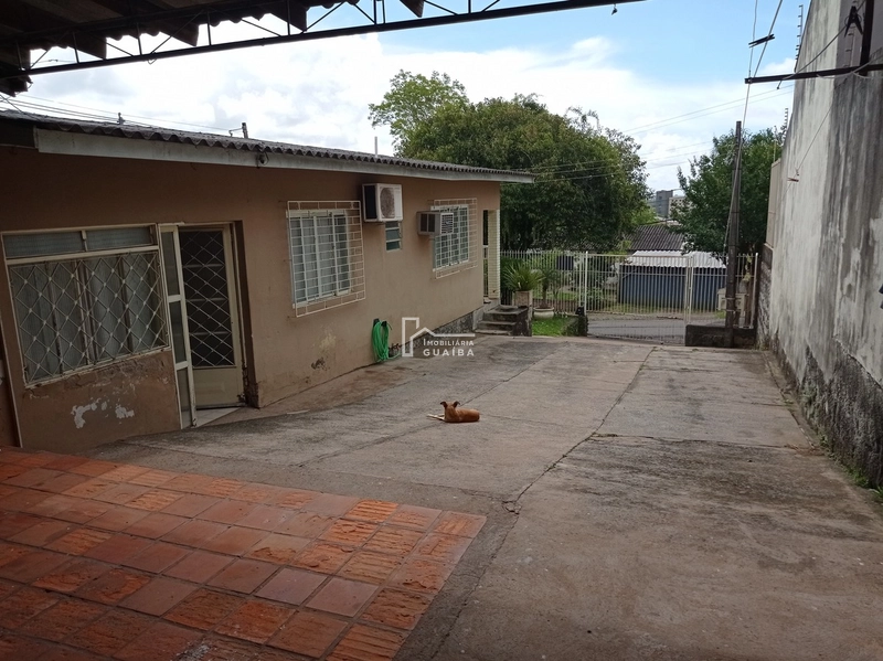 Casa de equina com peças amplas, ótima localização!: 5ª foto da galeria de imagens do imóvel