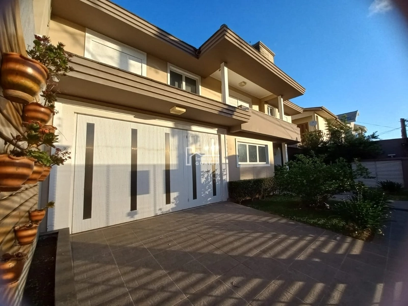 Casa com vista para o Guaíba! Requinte e sofisticação!