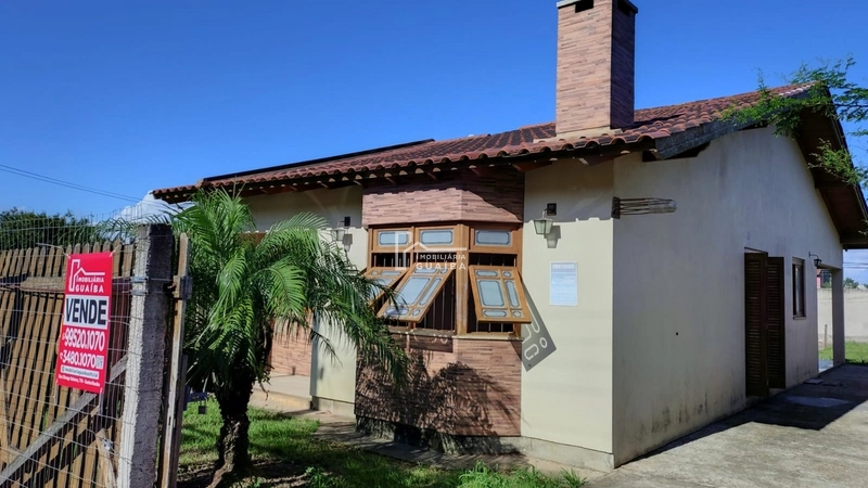 Casa com ótimo padrão construtivo!