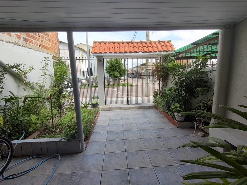 Lindo sobrado na Cohab: 2ª foto da galeria de imagens do imóvel