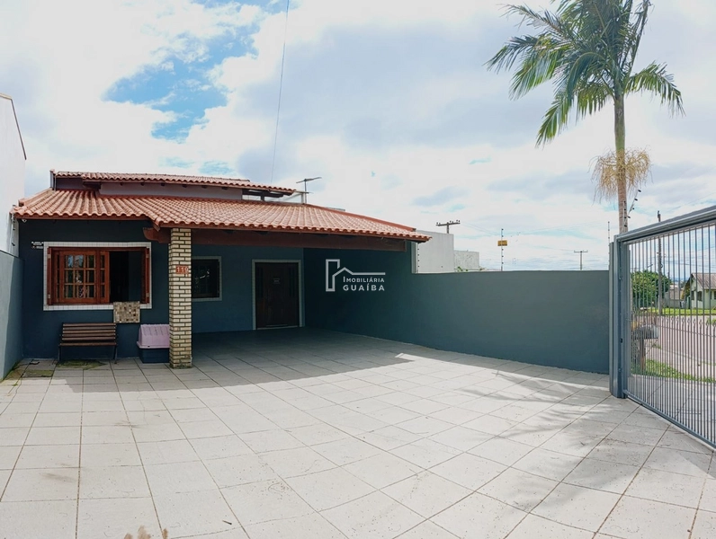 Excelente residência! Possui sistema de energia solar !