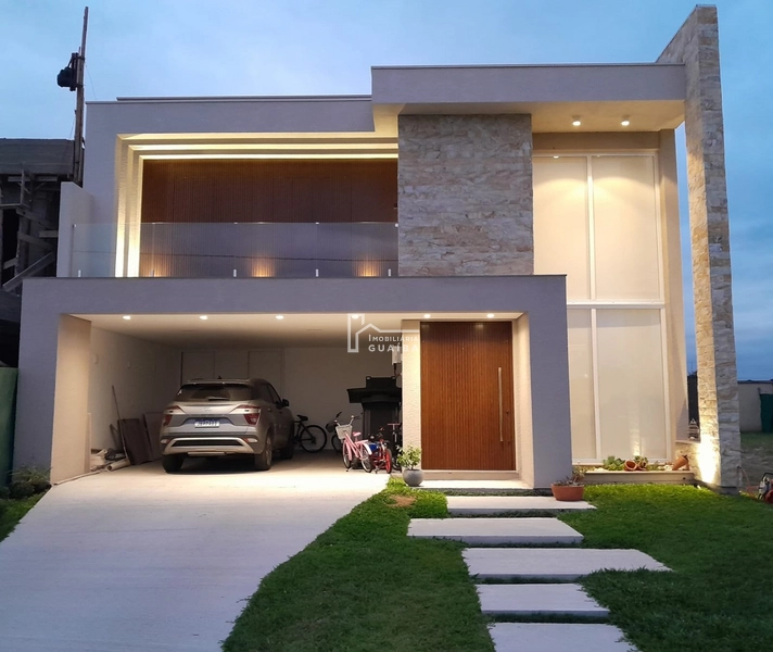 Bela casa em condomínio alto padrão