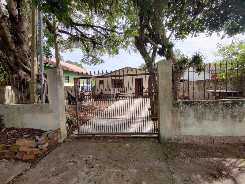 Casa em amplo terreno bairro Alegria