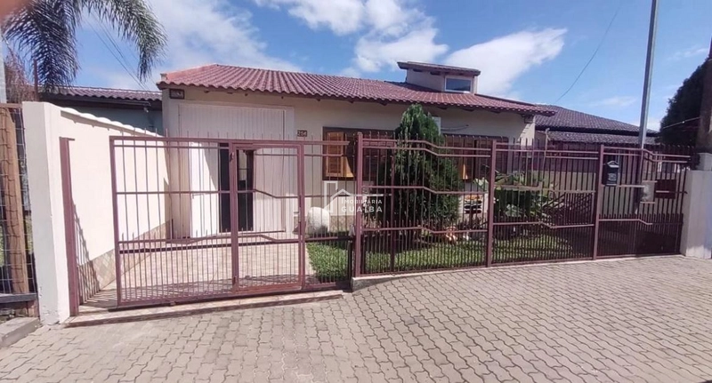 Ótima casa com piscina!