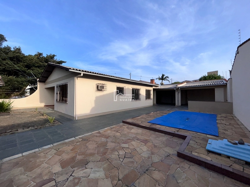 CASA EM EXCELENTE LOCALIZAÇÃO!