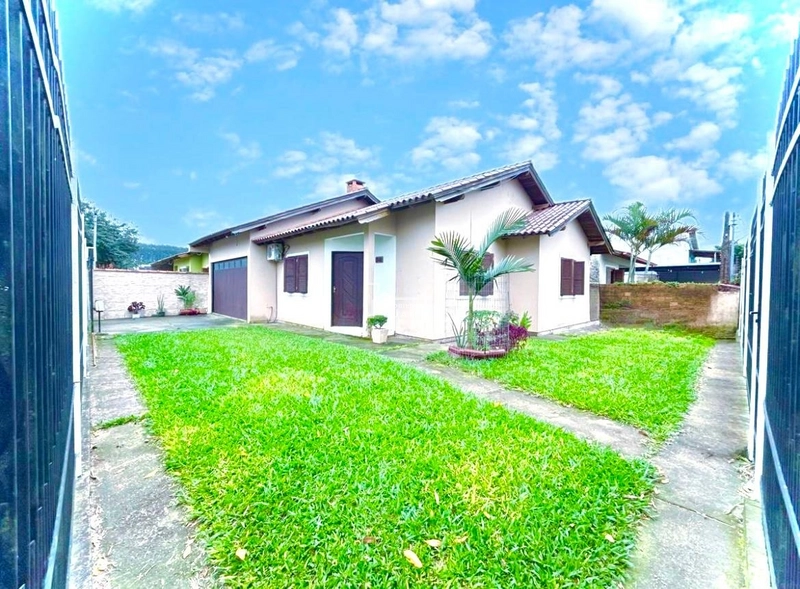 Ótima casa no bairro