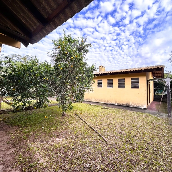 Casa bem localizada | 3 quartos | amplo pátio: 3ª foto da galeria de imagens do imóvel