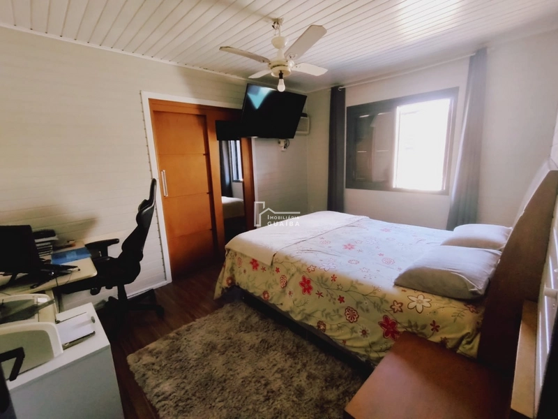 Casa de 3 dormitórios com piscina: 12ª foto da galeria de imagens do imóvel