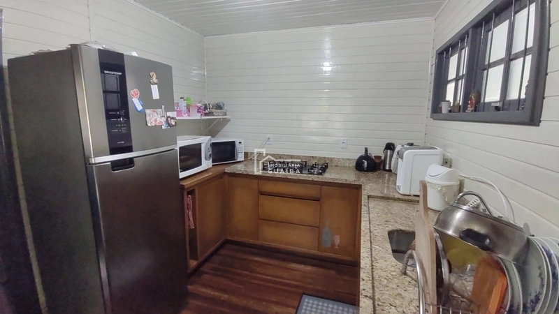 Casa de 3 dormitórios com piscina: 9ª foto da galeria de imagens do imóvel