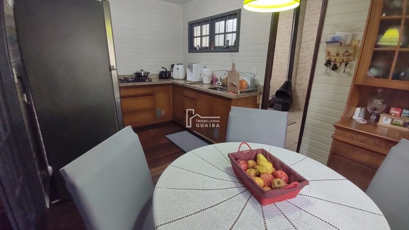 Casa de 3 dormitórios com piscina: 7ª foto da galeria de imagens do imóvel