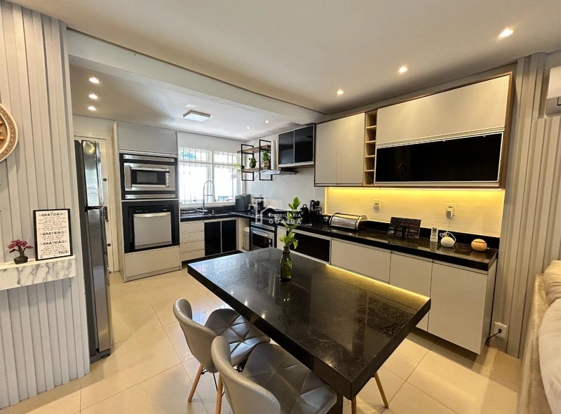 EXCELENTE CASA NO CENTRO!: 7ª foto da galeria de imagens do imóvel