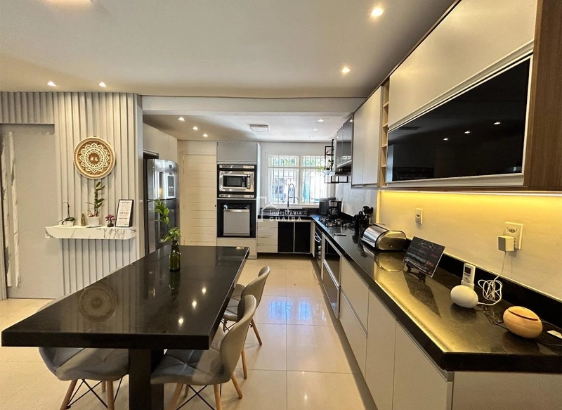 EXCELENTE CASA NO CENTRO!: 8ª foto da galeria de imagens do imóvel