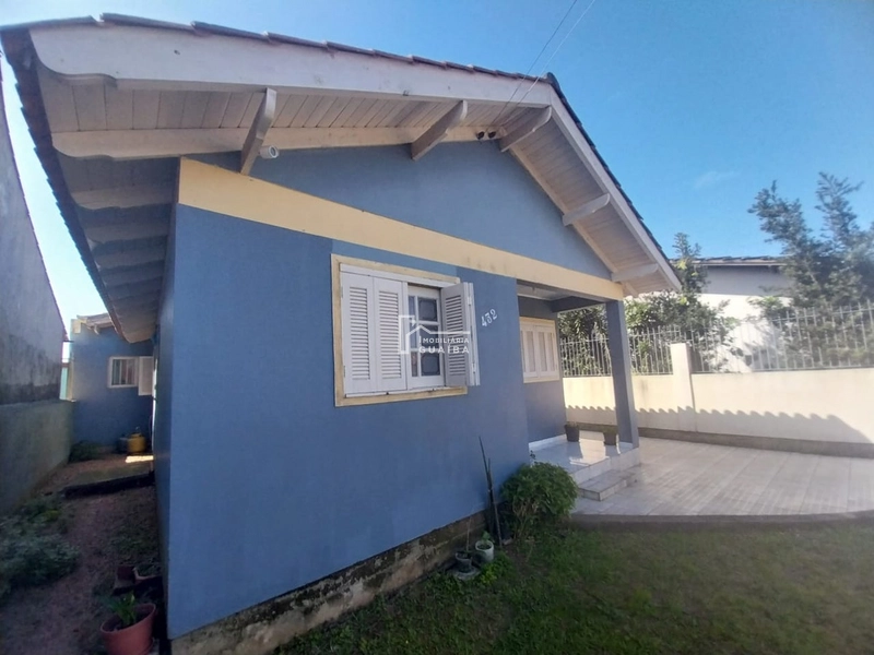 UMA BELA CASA NO BAIRRO JARDIM DOS LAGOS