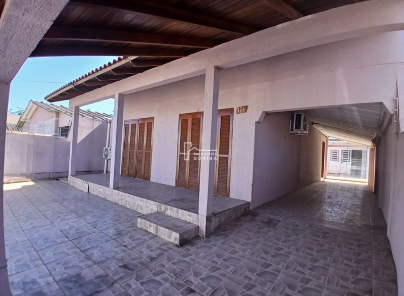 Casa na colina, com 2 dormitórios.