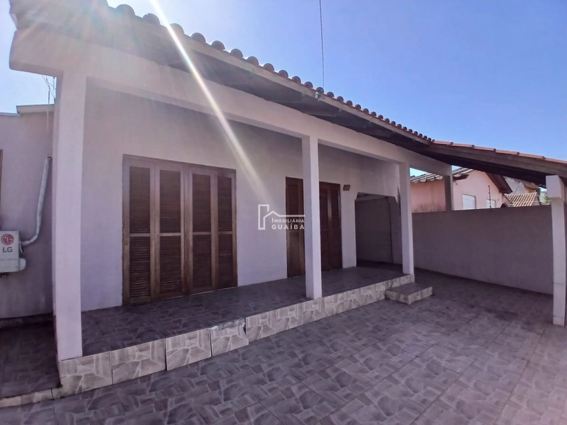 Casa na colina, com 2 dormitórios.: 2ª foto da galeria de imagens do imóvel