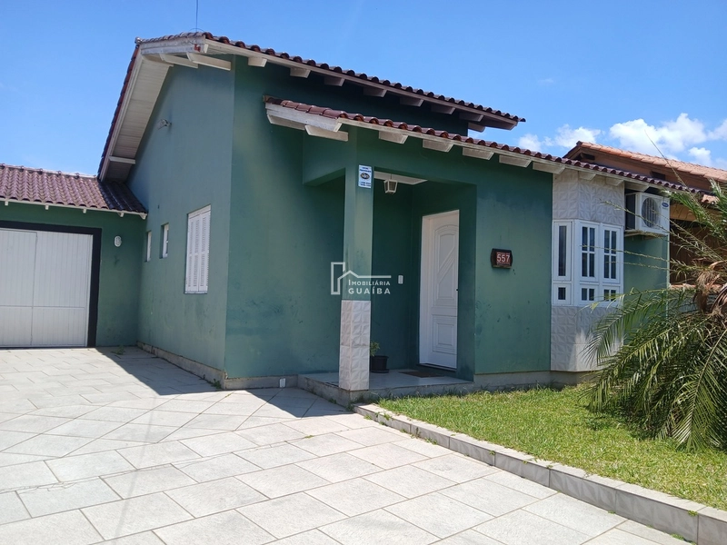 Uma bela casa a venda no Jardim dos Lagos .