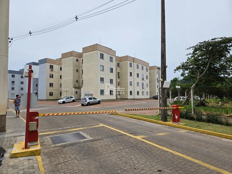 ultimo andar, bem privativo, em frente da rua Adão Foques.