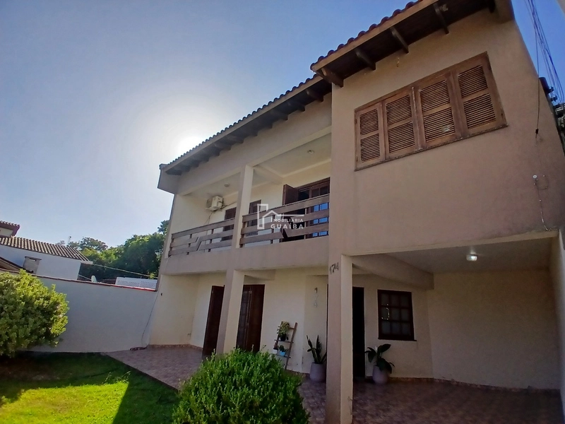 CASA COM 3  DORMITÓRIOS SENDO 2 COM SUÍTE