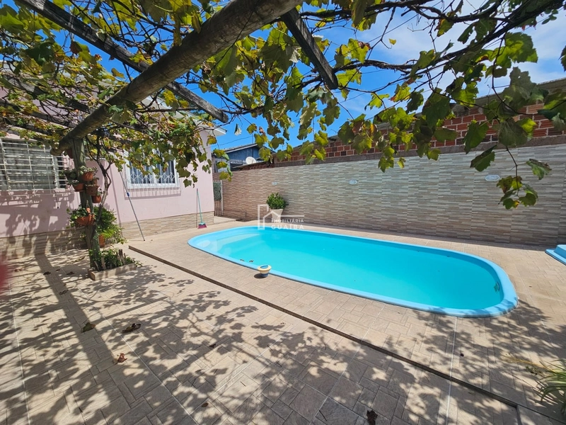 Casa com piscina bairro Colina