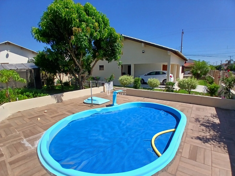 LINDA CASA DE ESQUINA: 3ª foto da galeria de imagens do imóvel