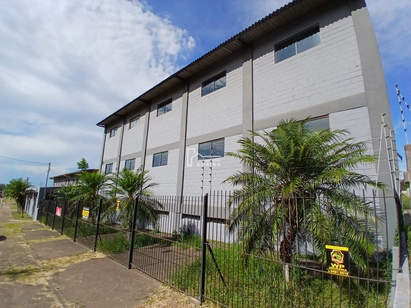 Pavilhão de 3 pavimentos + terreno ao lado em excelente localização!