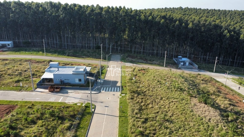 TERRENO 200M²: 3ª foto da galeria de imagens do imóvel