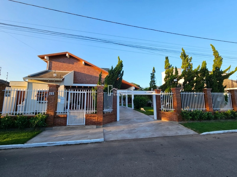 linda casa no bairro Sans Souci.