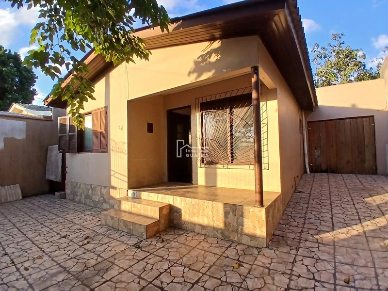 CASA COM 3 DORMITÓRIOS E 2 BANHEIROS: 3ª foto da galeria de imagens do imóvel