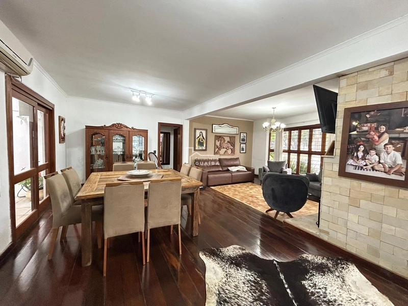 BELÍSSIMA CASA NA ORLA DO GUAÍBA!: 8ª foto da galeria de imagens do imóvel