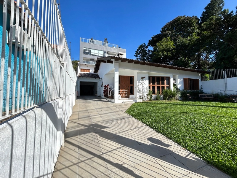 BELÍSSIMA CASA NA ORLA DO GUAÍBA!