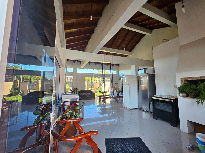 Belíssima casa no bairro Colina: 31ª foto da galeria de imagens do imóvel