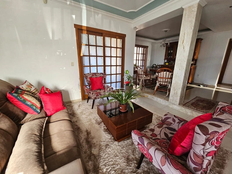 Belíssima casa no bairro Colina: 8ª foto da galeria de imagens do imóvel