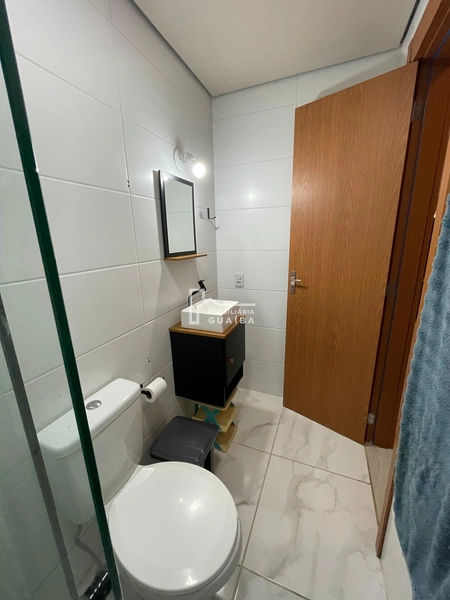 apartamento térreo, sua garagem a frente da janela.: 15ª foto da galeria de imagens do imóvel