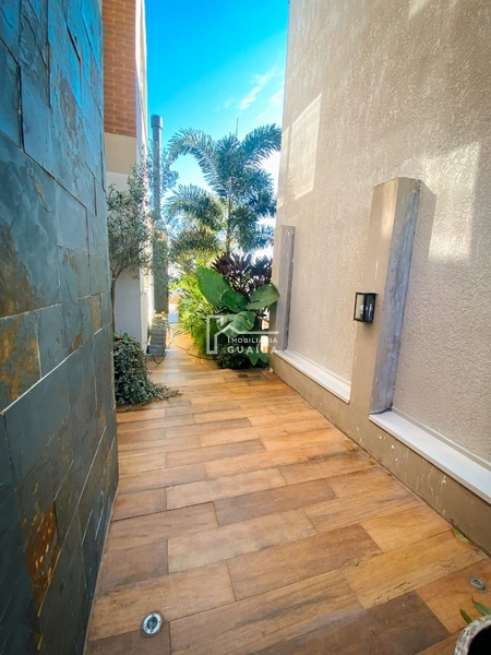 Residência Contemporânea de Alto Padrão no Reserva das Figueiras: 14ª foto da galeria de imagens do imóvel